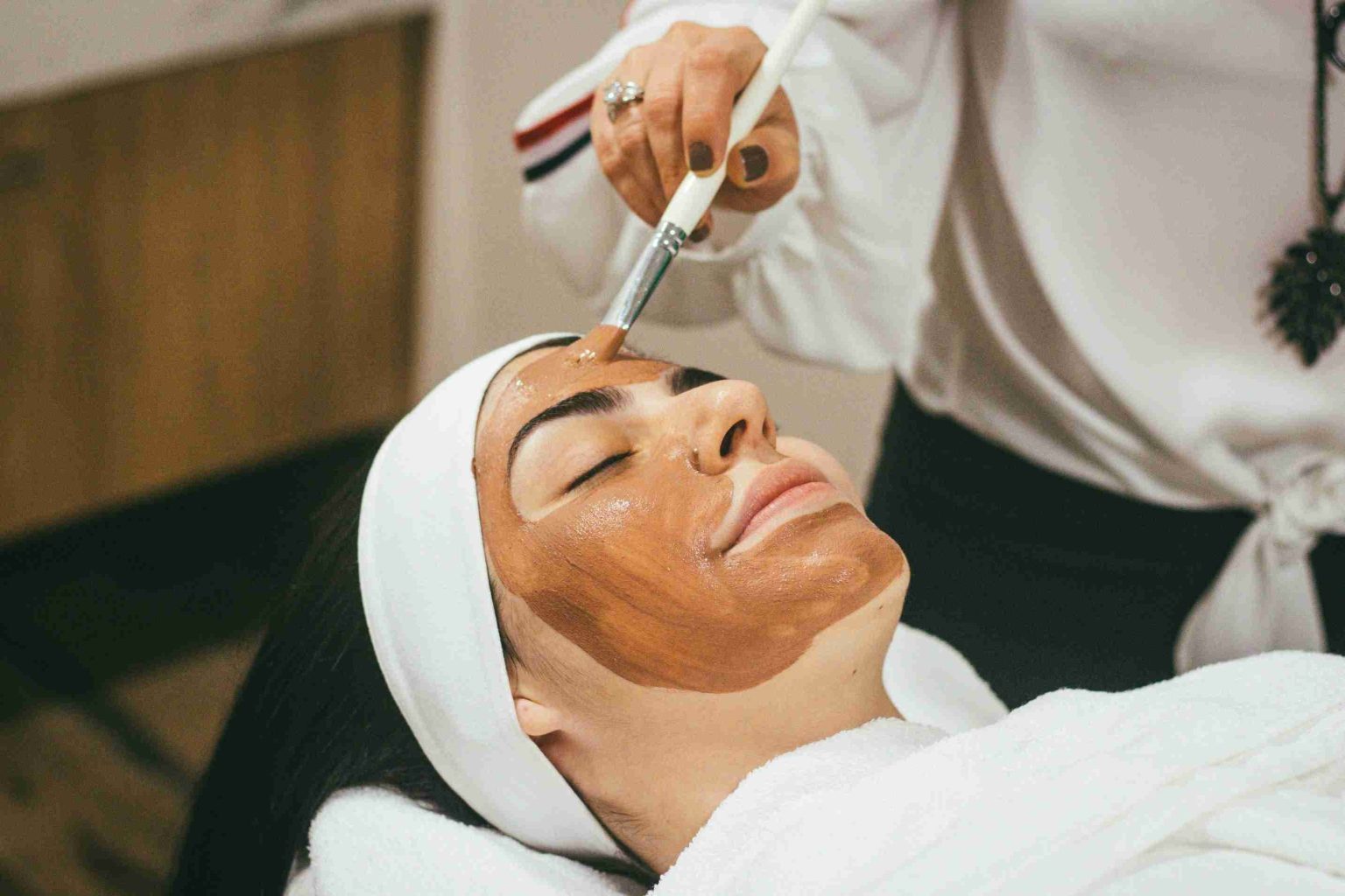 Hydrafacial Treatment Aftercare: Nurturing Your Freshly Glowing Skin